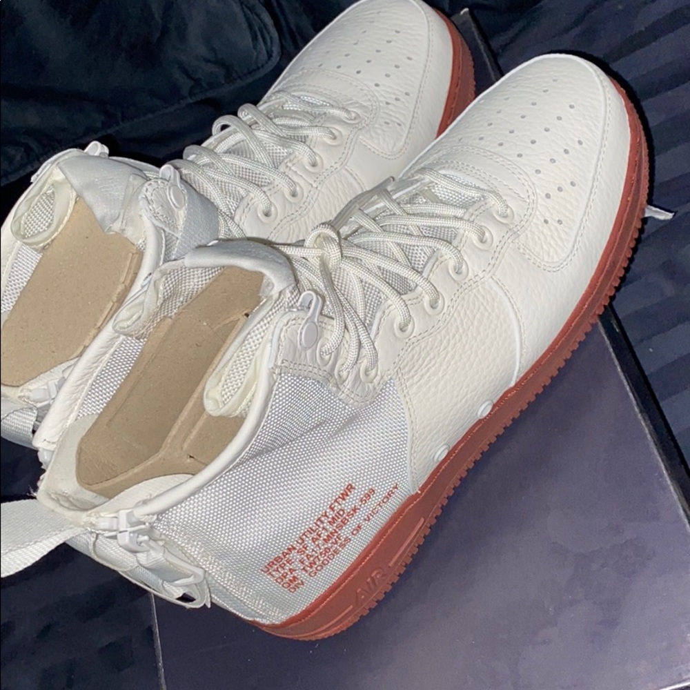 Nike SF Air Force 1 Mid Ivory Mars Stone